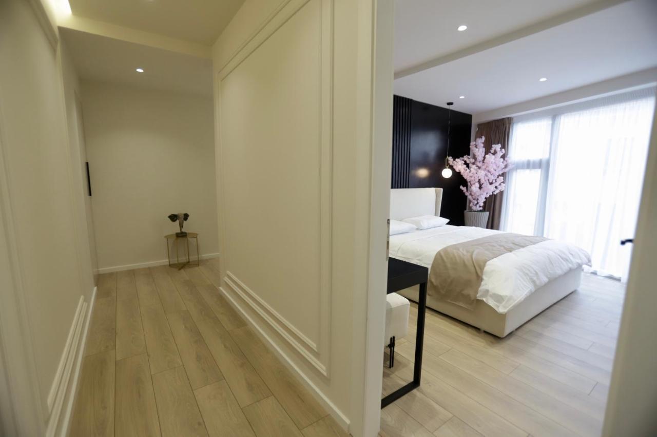 La Grand - New Bazaar Apartment Tirana Exterior photo