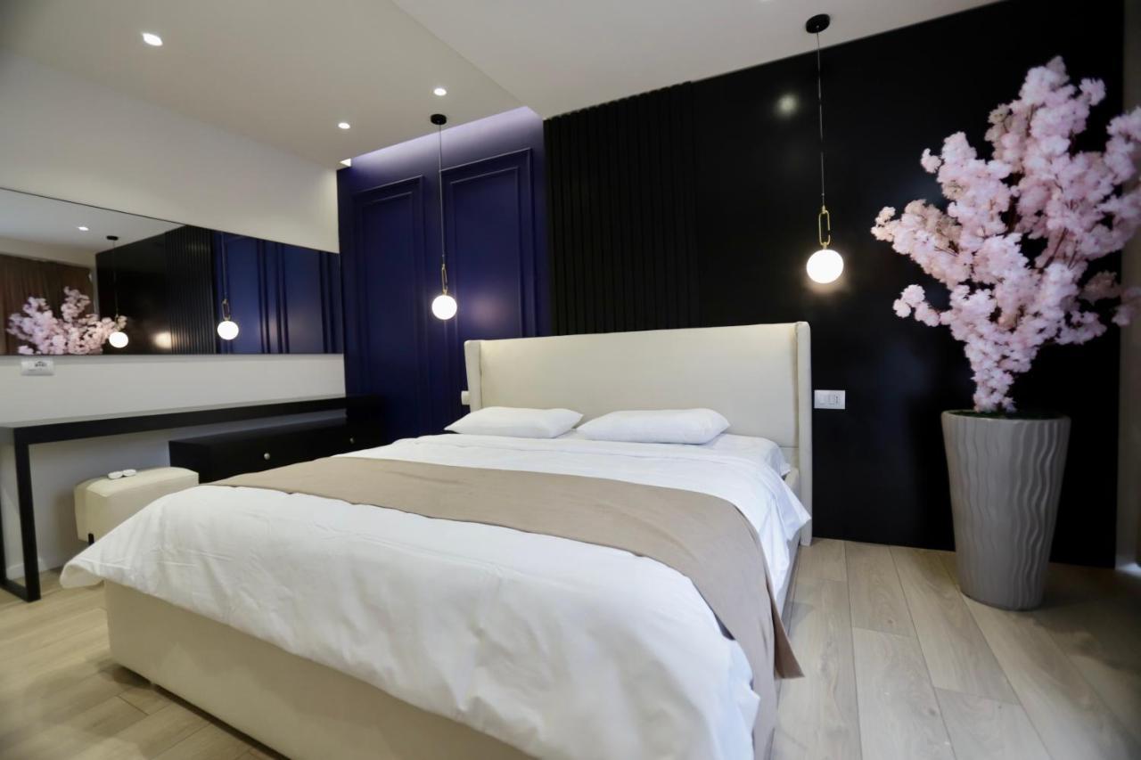 La Grand - New Bazaar Apartment Tirana Exterior photo